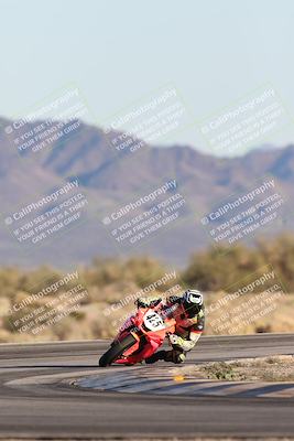 media/Dec-07-2025-CVMA (Sun) [[3e7d2de5dc]]/Race 16-Formula Middleweight/